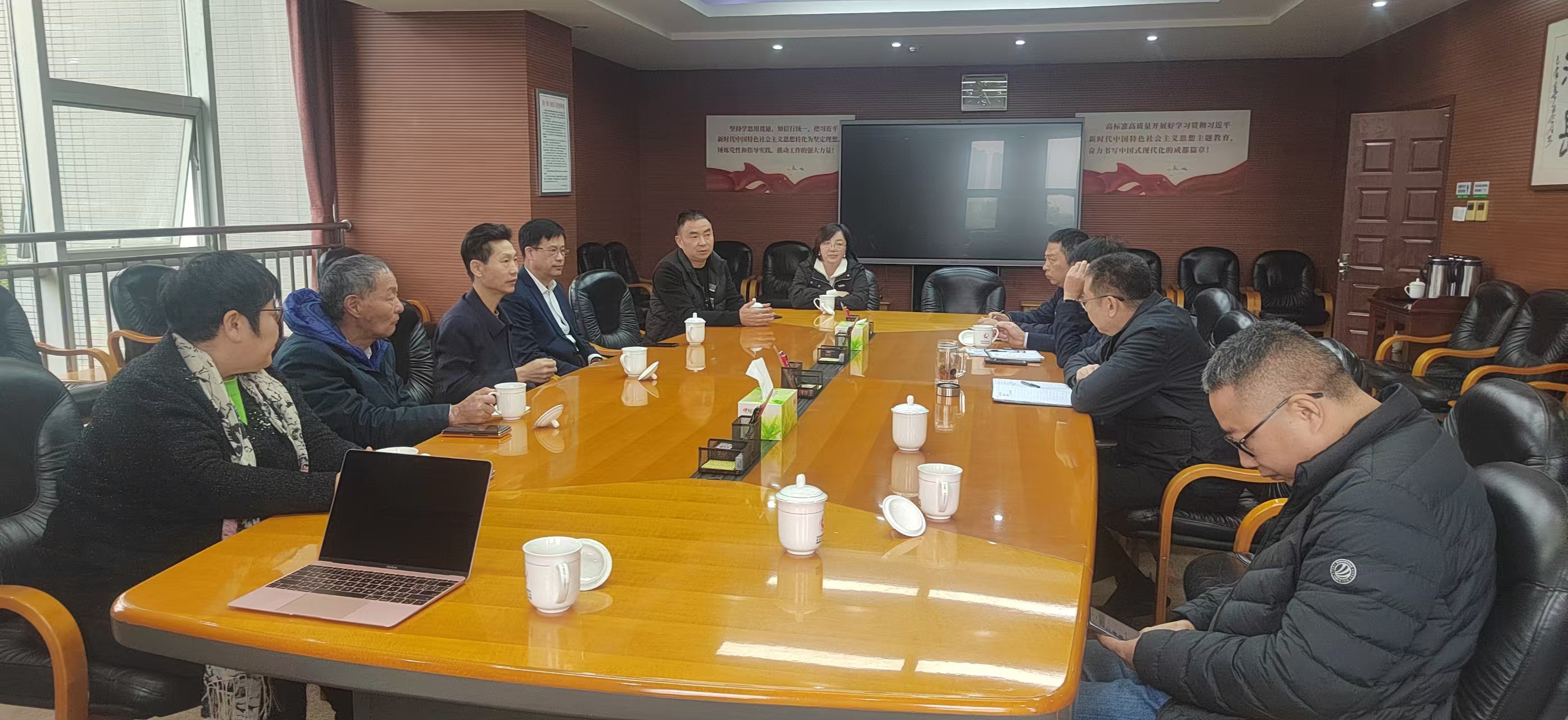 国家大数据门户网总裁夏厚红参加数字新质生产力赋能企业发展交流座谈会